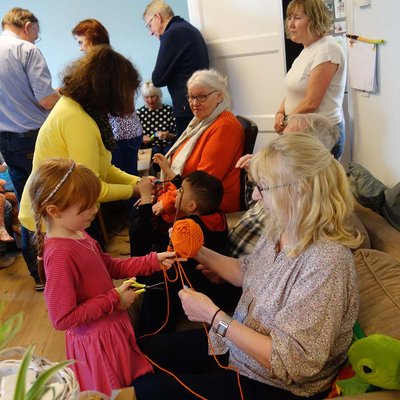 Basteln beim Großelternfest